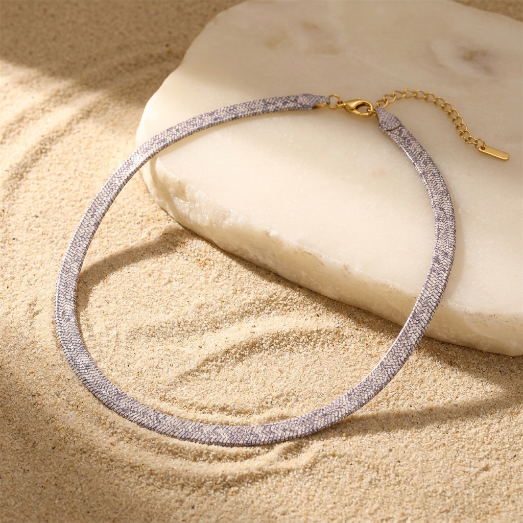 Collana a serpente Serpia in Argento su pietra bianca e sabbia